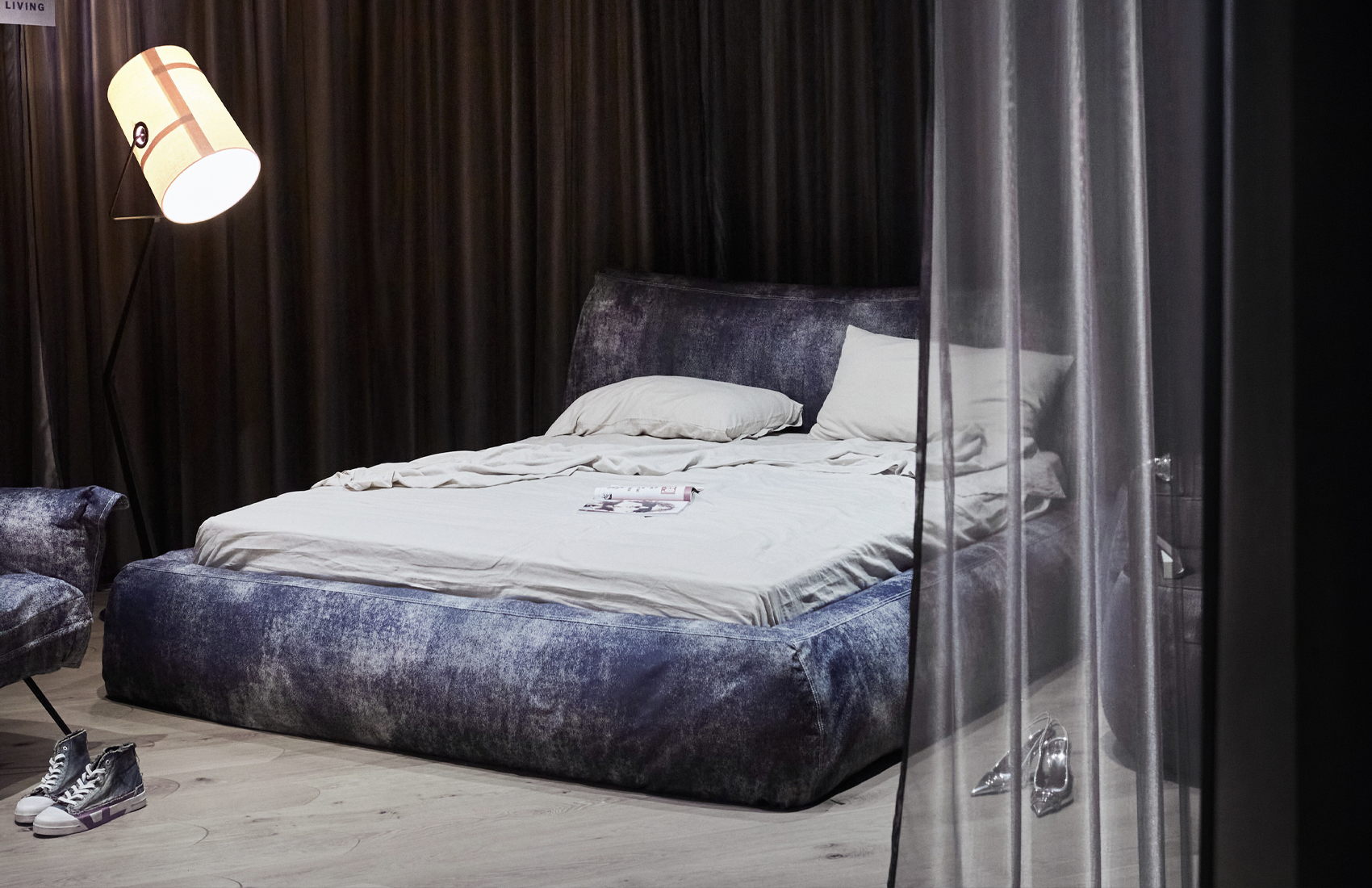 Baggy bed & tables